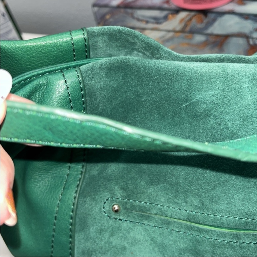 B. MAKOWSKY Giamma Emerald NWT
Leather and Suede Hobo Bag with dustbag - Picture 9 of 15